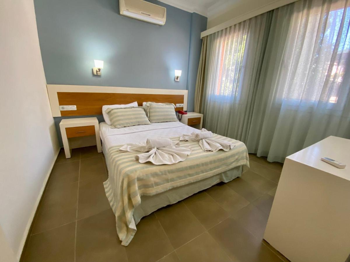 Konfor Suite Otel Cedit Luaran gambar