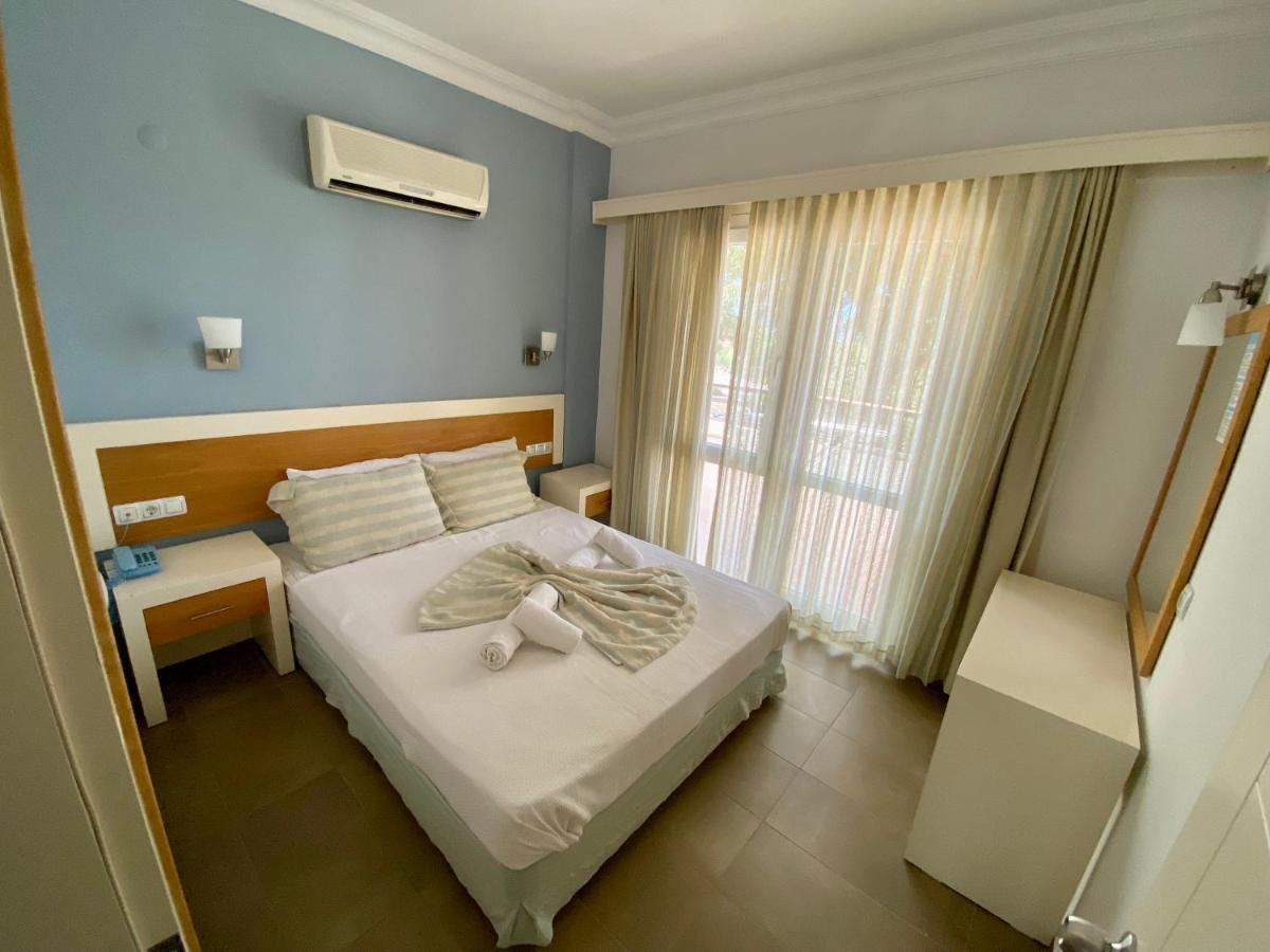 Konfor Suite Otel Cedit Luaran gambar