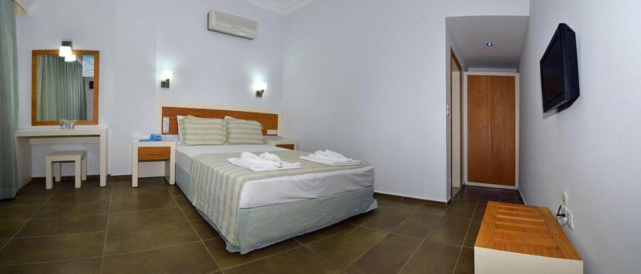 Konfor Suite Otel Cedit Luaran gambar