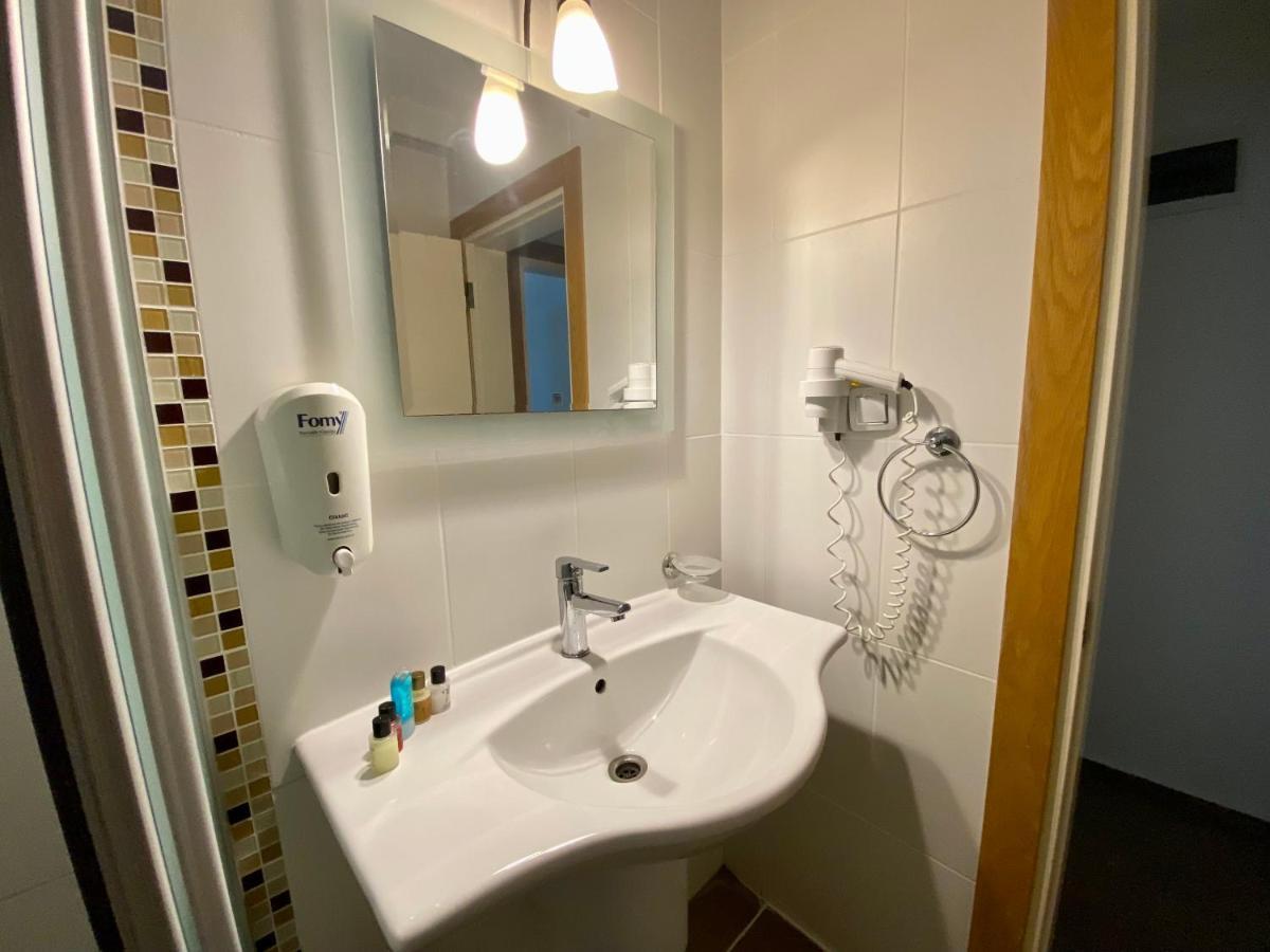 Konfor Suite Otel Cedit Luaran gambar