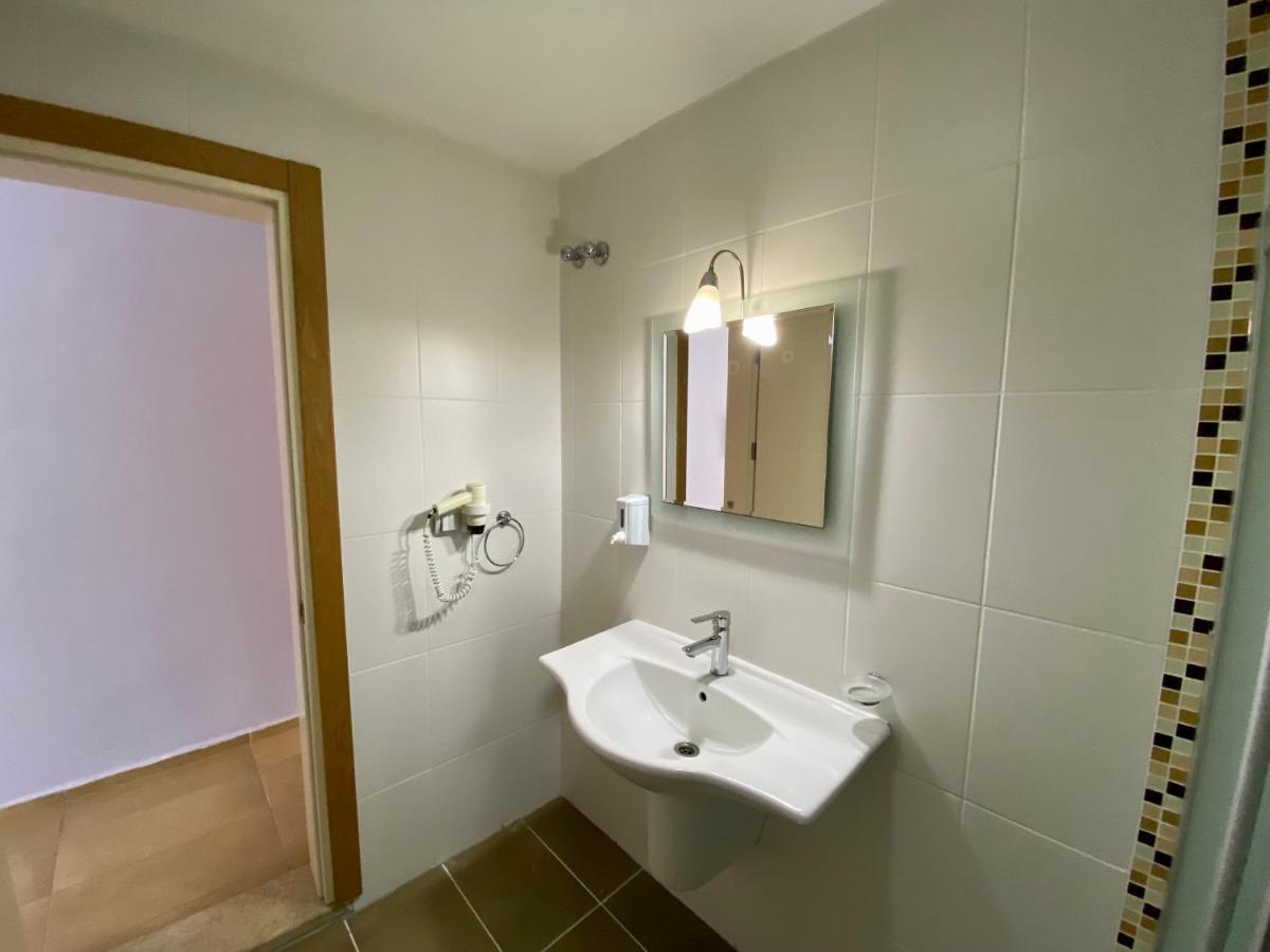 Konfor Suite Otel Cedit Luaran gambar