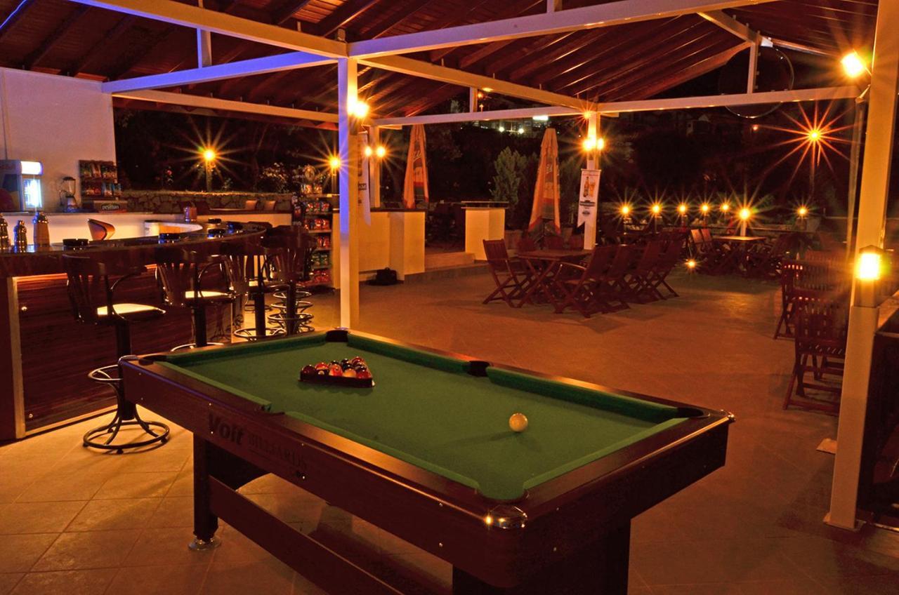 Konfor Suite Otel Cedit Luaran gambar