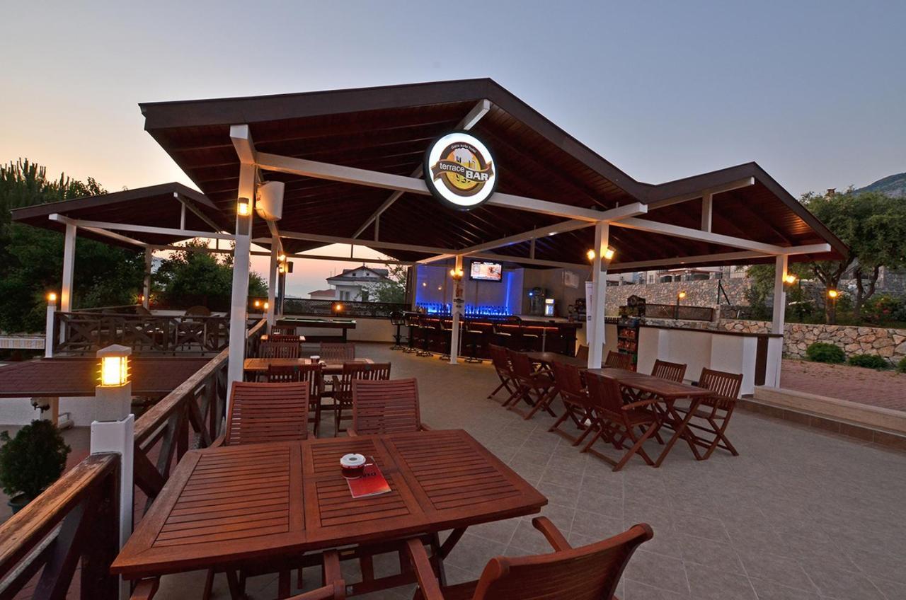 Konfor Suite Otel Cedit Luaran gambar