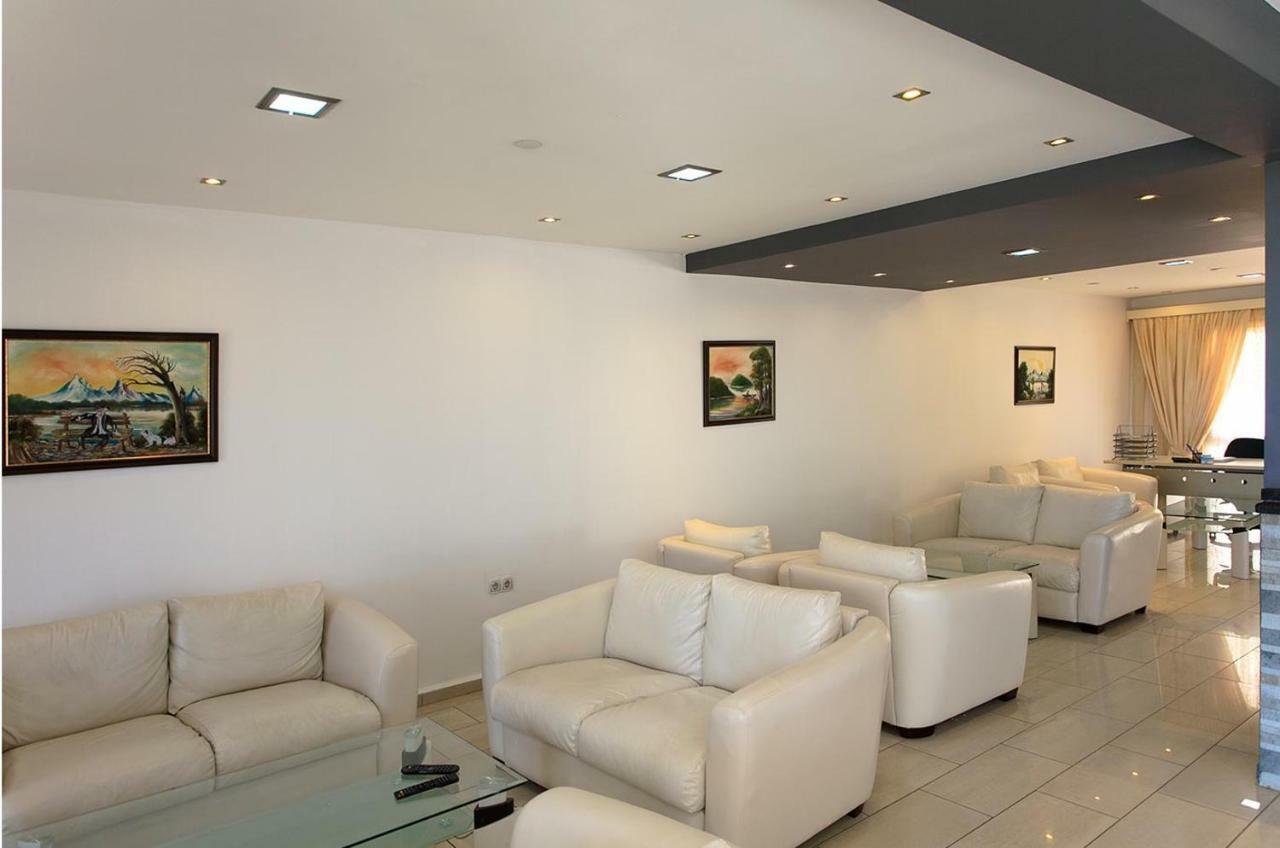 Konfor Suite Otel Cedit Luaran gambar